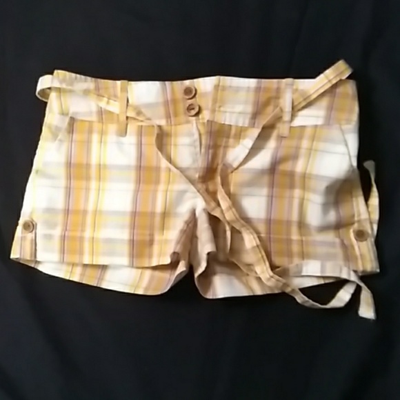 Shorts - Picture 2 of 4